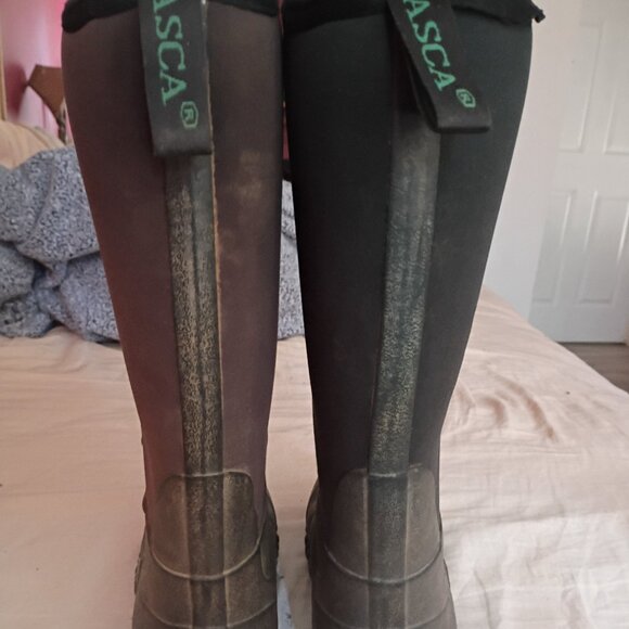 Muck boots
